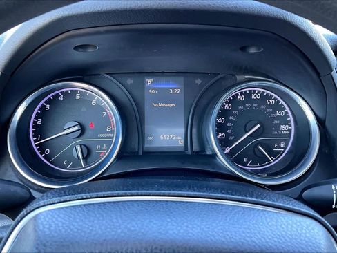 Certified 2020 Toyota Camry LE image 25