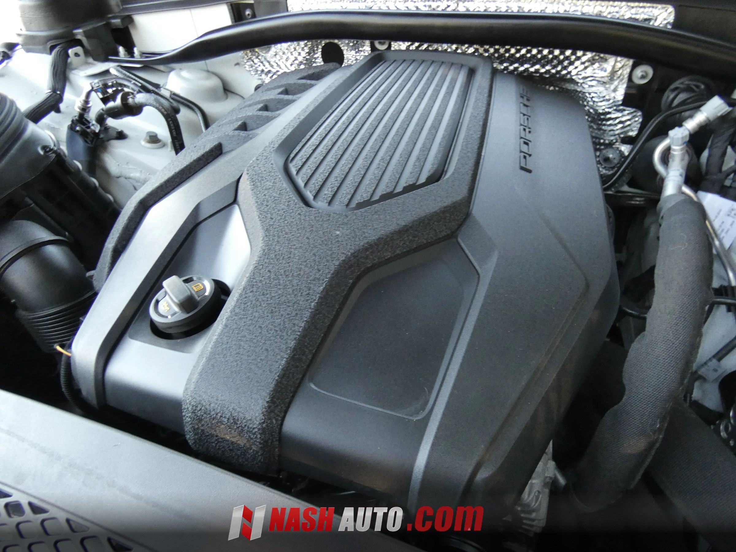 Used 2024 Porsche Macan AWD/4WD image 78