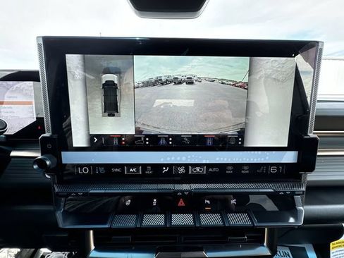 New 2025 GMC Hummer EV 2X AWD/4WD image 17