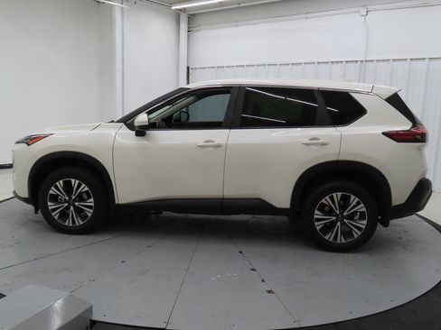 Used 2023 Nissan Rogue SV image 6