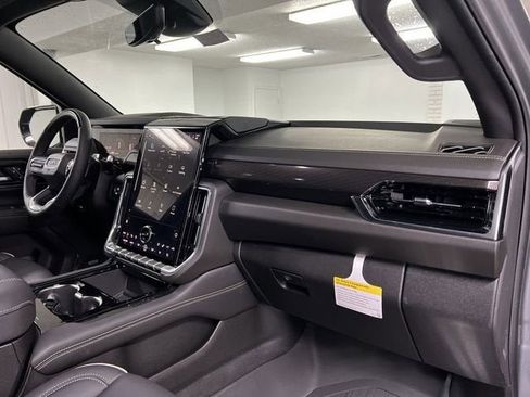 New 2026 GMC Yukon XL Elevation w/ Elevation Premium Package AWD/4WD image 30