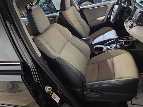 Used 2018 Toyota RAV4 Limited w/ Advanced Technology Package AWD/4WD image 26