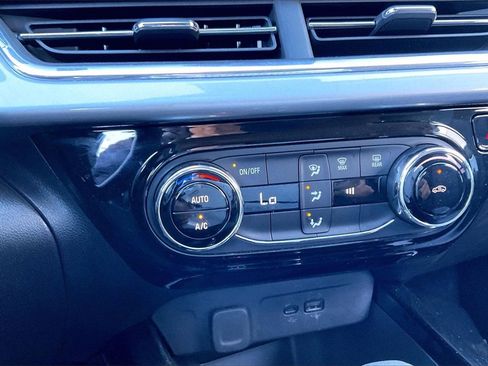 Used 2025 Chevrolet Trax LT image 29