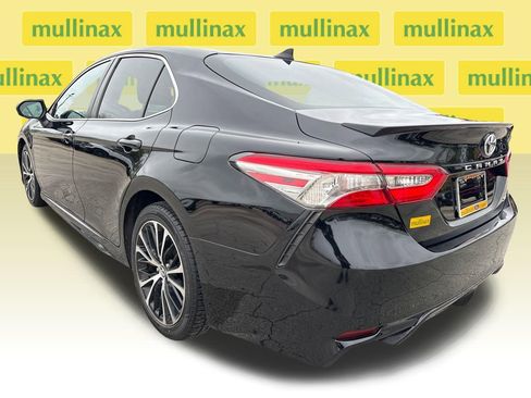 Used 2019 Toyota Camry SE image 8