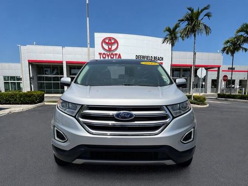Used 2018 Ford Edge Titanium w/ Equipment Group 301A FWD image 2