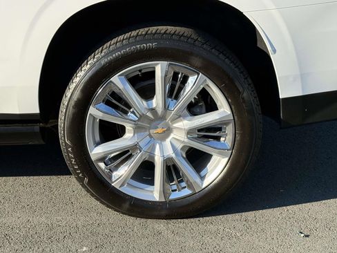 Certified 2023 Chevrolet Suburban High Country image 7