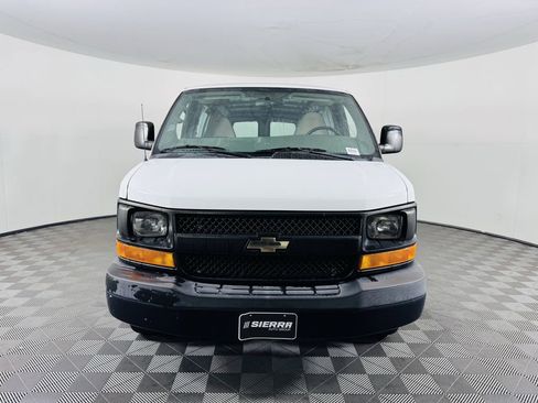 Used 2015 Chevrolet Express 2500 RWD image 3