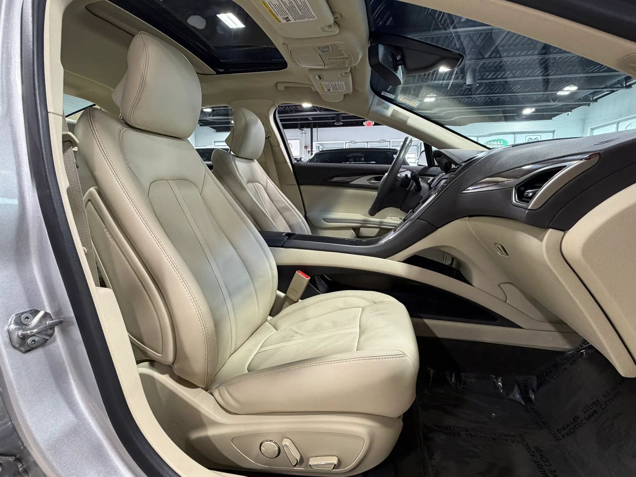 Used 2013 Lincoln MKZ FWD image 7