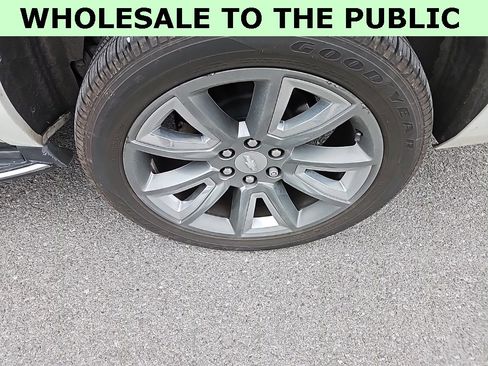 Used 2016 Chevrolet Suburban LTZ image 12