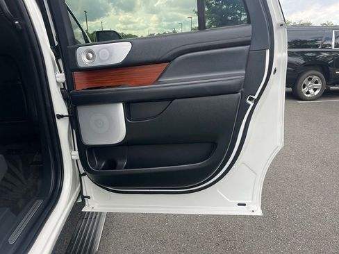 Certified 2024 Lincoln Navigator L Reserve AWD/4WD image 22