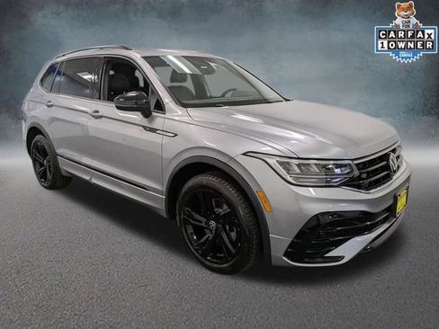 Used 2023 Volkswagen Tiguan SE R-Line AWD/4WD image 3