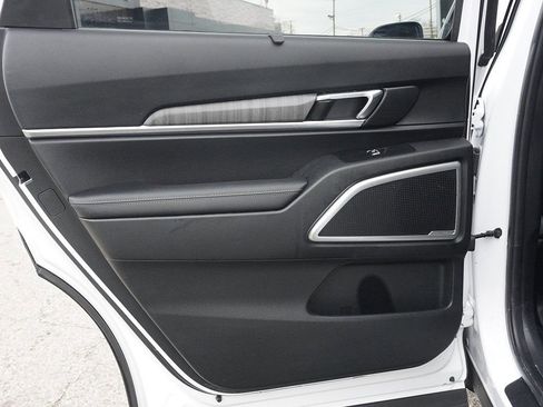 Used 2023 Kia Telluride EX w/ EX Captain's Chair Package image 23