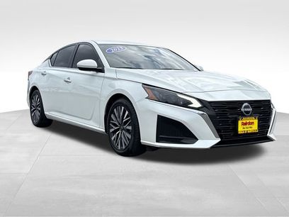 Used 2023 Nissan Altima 2.5 SV