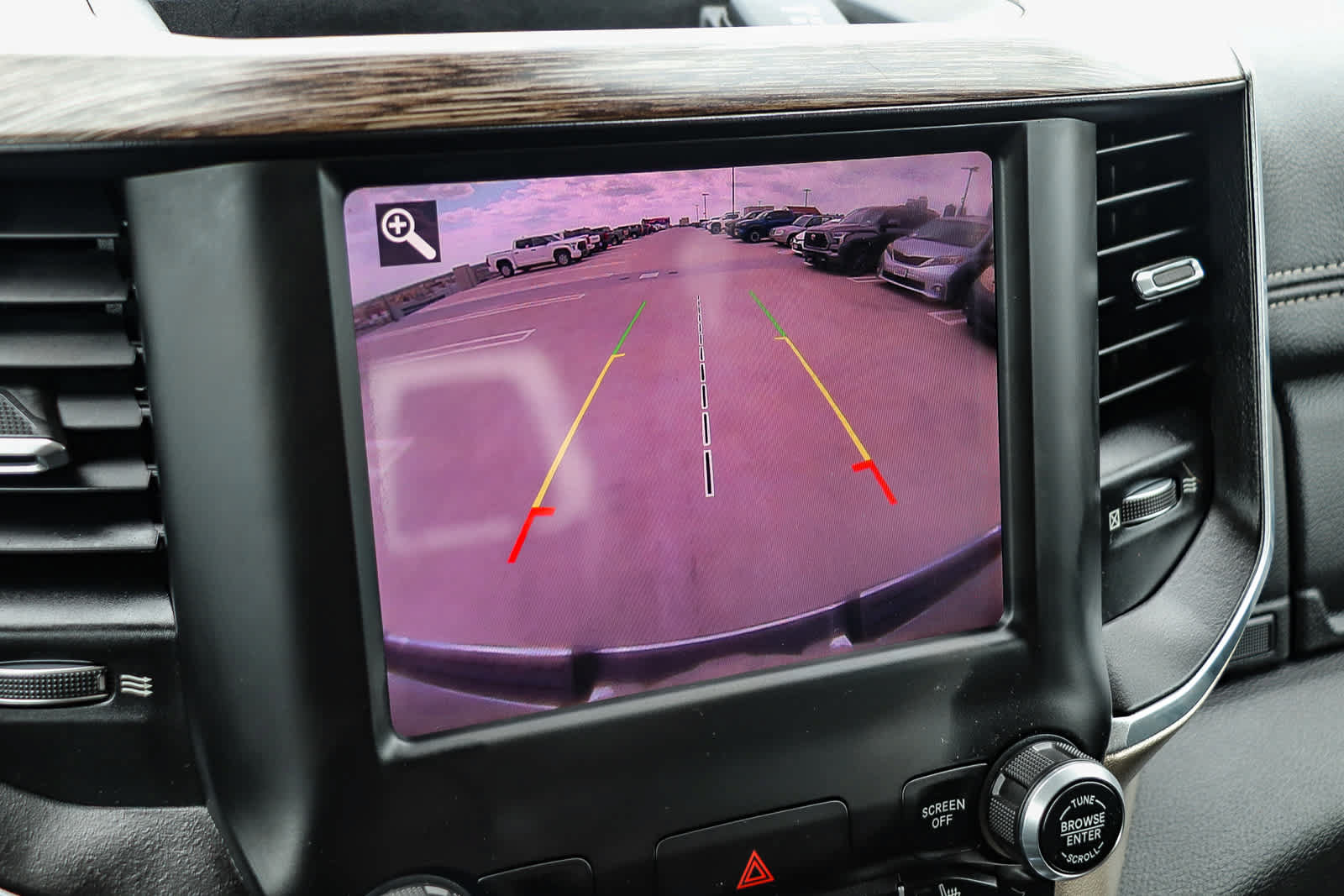 Used 2019 RAM 1500 Laramie AWD/4WD image 23