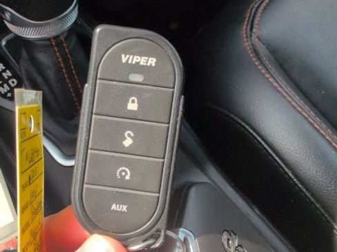 Used 2021 Jeep Gladiator Mojave AWD/4WD image 12
