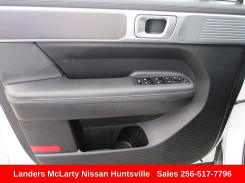 Used 2025 Hyundai Santa Fe SEL FWD image 22