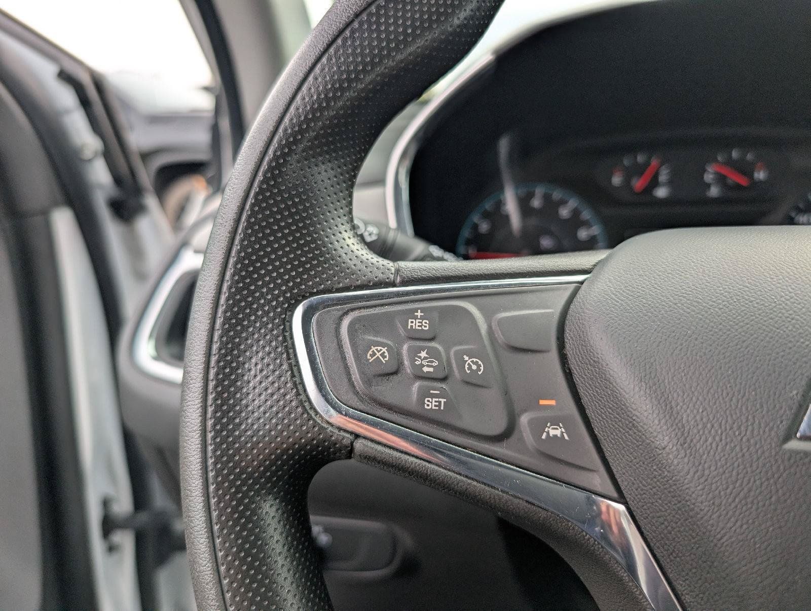 Used 2021 Chevrolet Equinox LS AWD/4WD image 12