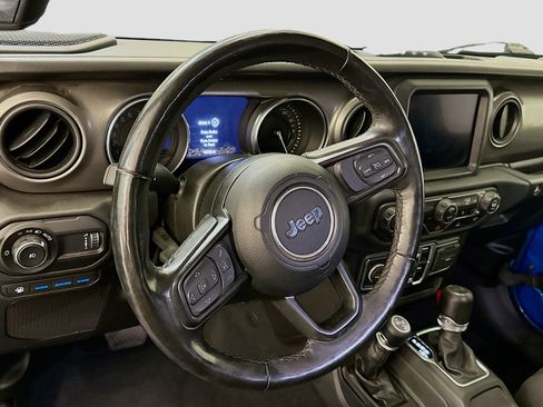 Used 2023 Jeep Wrangler Unlimited w/ Cold Weather Group AWD/4WD image 18