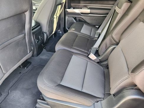 Used 2022 Ford Explorer XLT RWD image 28