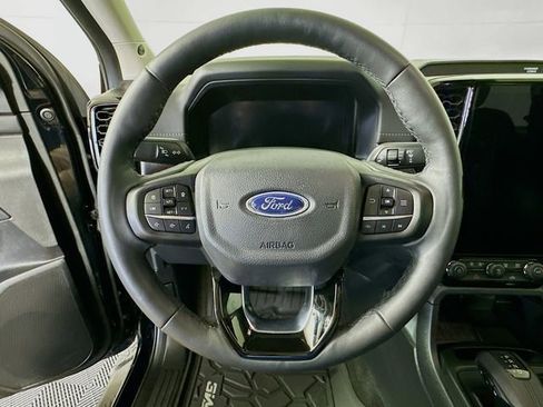 Used 2024 Ford Ranger Lariat w/ Trailer Tow Package image 13