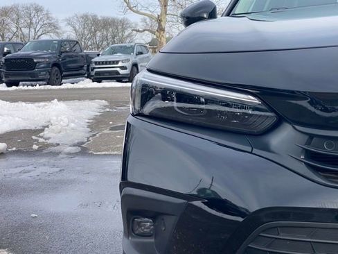 Used 2023 Honda Civic Touring image 12