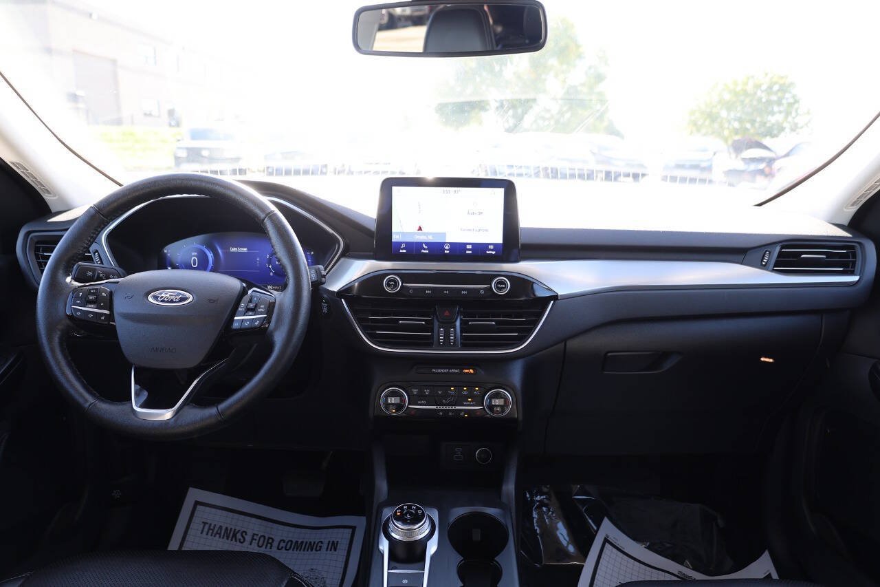 Used 2021 Ford Escape Titanium AWD/4WD image 14