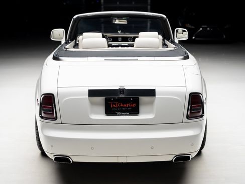 Used 2013 Rolls-Royce Phantom Drophead Coupe RWD image 28