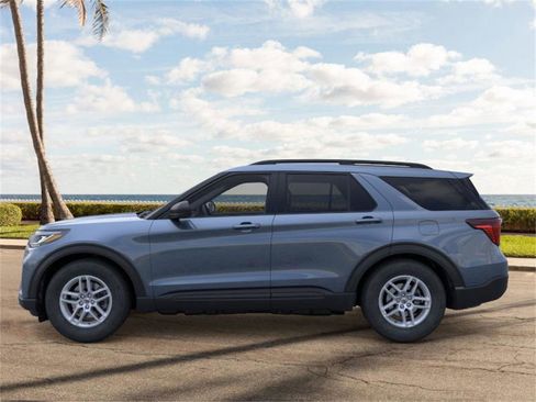 New 2026 Ford Explorer Active w/ Active Comfort Package image 3