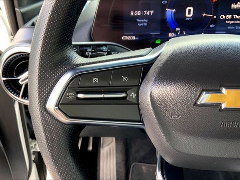 Used 2025 Chevrolet Equinox EV LT FWD image 19