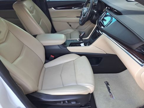Used 2017 Cadillac XT5 Premium Luxury FWD image 15