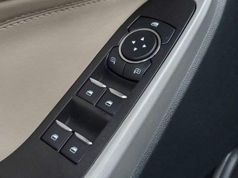 Used 2023 Ford Explorer XLT image 28