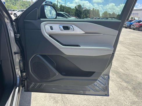 New 2025 Ford Explorer Active w/ Active Comfort Package image 14