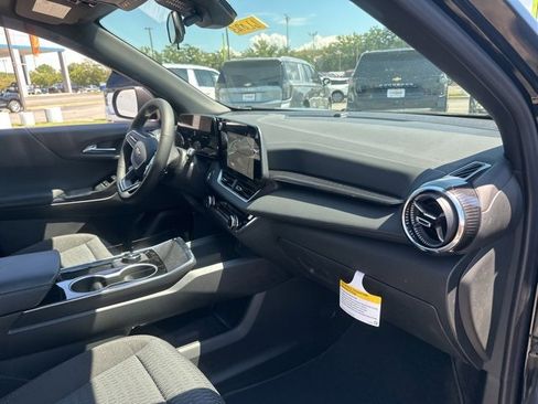 New 2026 Chevrolet Equinox LT image 32