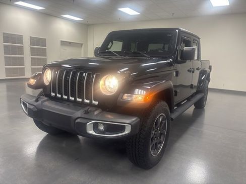 Used 2021 Jeep Gladiator Overland w/ Popular Equipment Package image 3