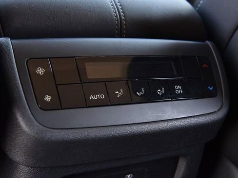 Used 2024 Nissan Pathfinder SL image 26