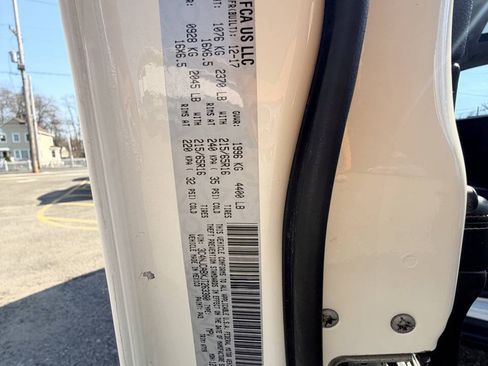 Used 2018 Jeep Compass Sport FWD image 3