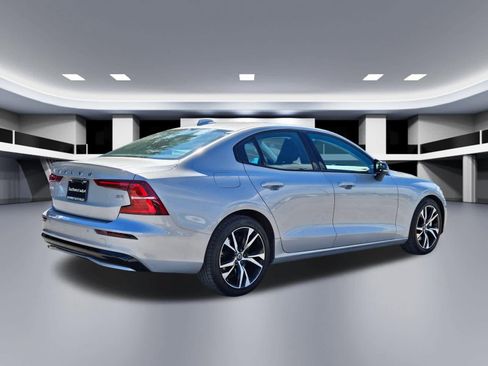 Used 2024 Volvo S60 B5 Core FWD image 6