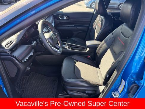 Used 2025 Jeep Compass Trailhawk AWD/4WD image 9