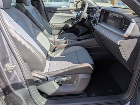 New 2026 Volkswagen Tiguan SE R-Line AWD/4WD image 35