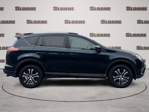 Used 2017 Toyota RAV4 LE AWD/4WD image 6