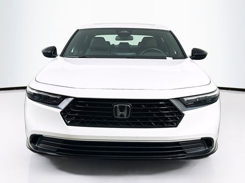 Used 2023 Honda Accord Sport image 2