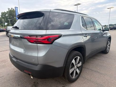 Used 2023 Chevrolet Traverse LT w/ LT Premium Package FWD image 5