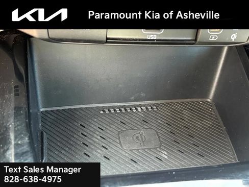Certified 2025 Kia Niro EX FWD image 15