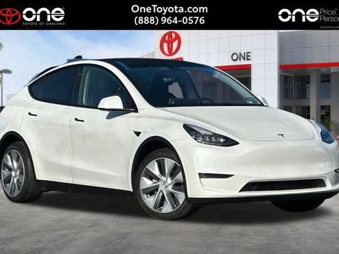 Used 2020 Tesla Model Y Long Range image 1