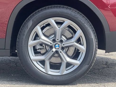 Certified 2025 BMW X4 xDrive30i AWD/4WD image 4