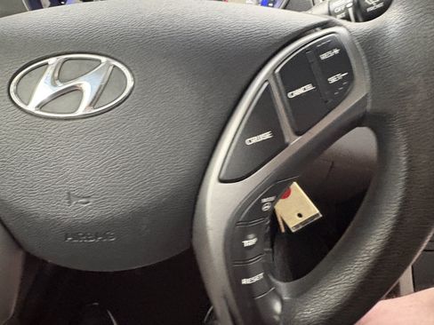Used 2015 Hyundai Elantra SE w/ Option Group 02 FWD image 28