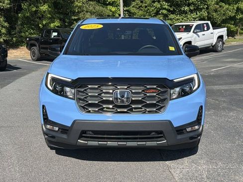 Used 2025 Honda Ridgeline TrailSport image 2