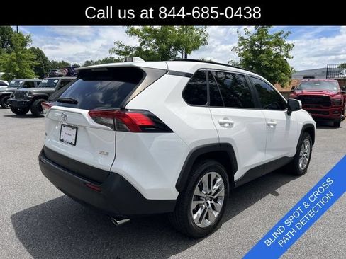 Used 2019 Toyota RAV4 XLE Premium FWD image 5