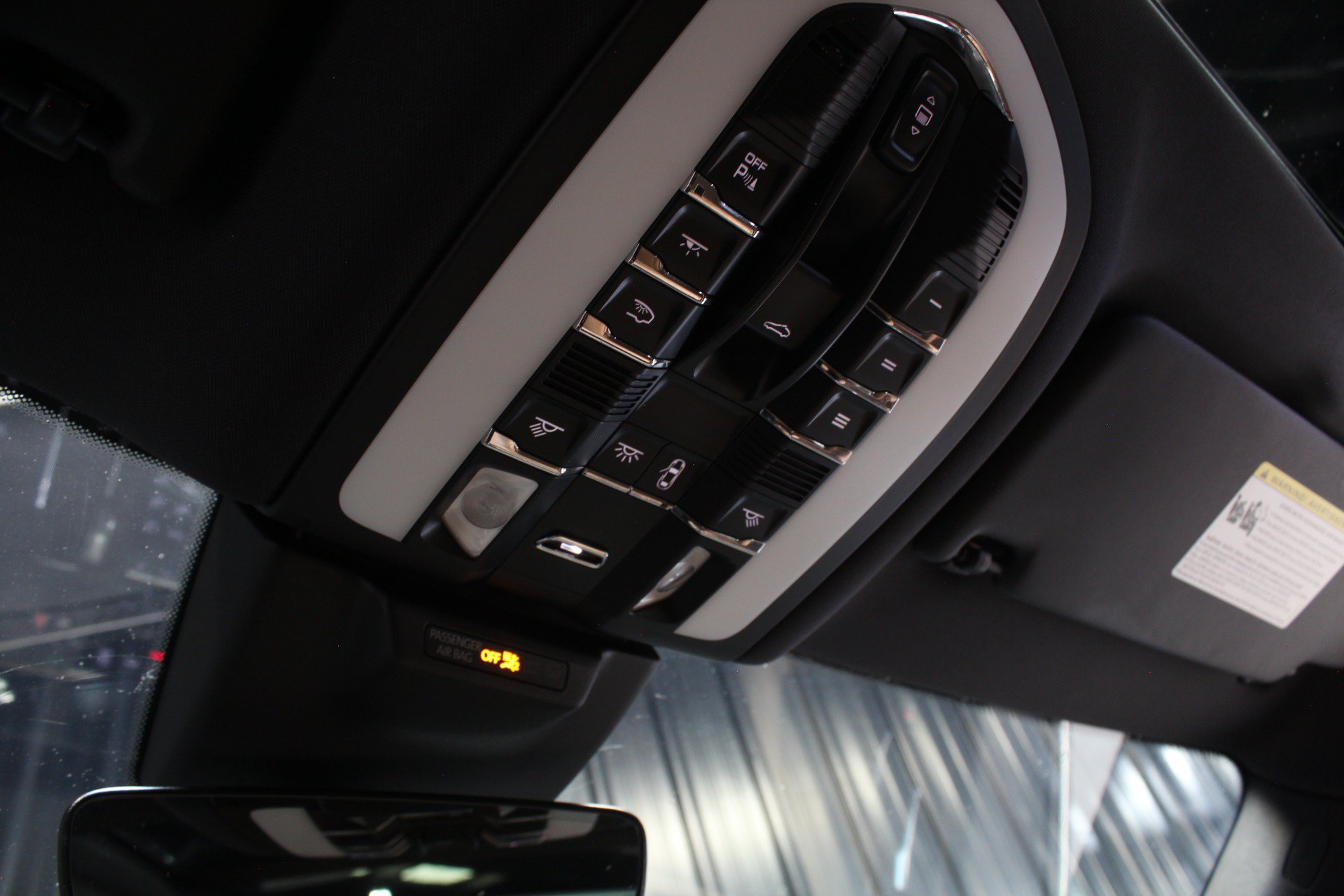 Used 2022 Porsche Macan S AWD/4WD image 28