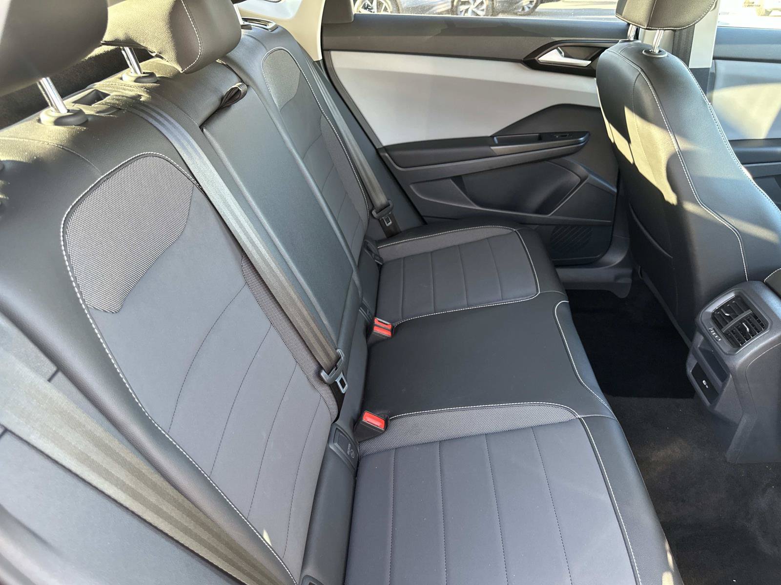 Certified 2023 Volkswagen Taos SE FWD image 27